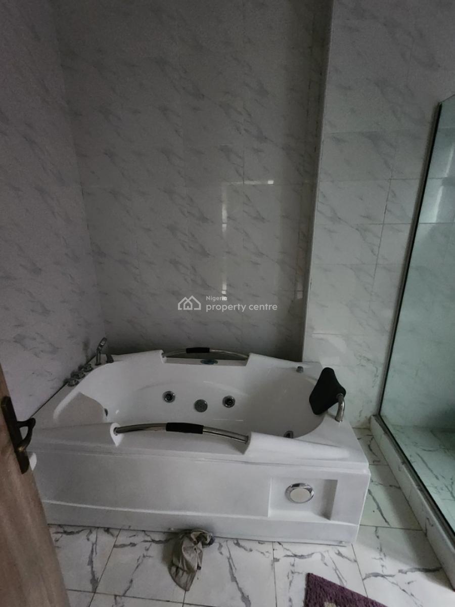 Spacious Master Bedroom Upstairs Shared Apartment, Gra, Ikota, Lekki, Lagos, Flat / Apartment for Rent