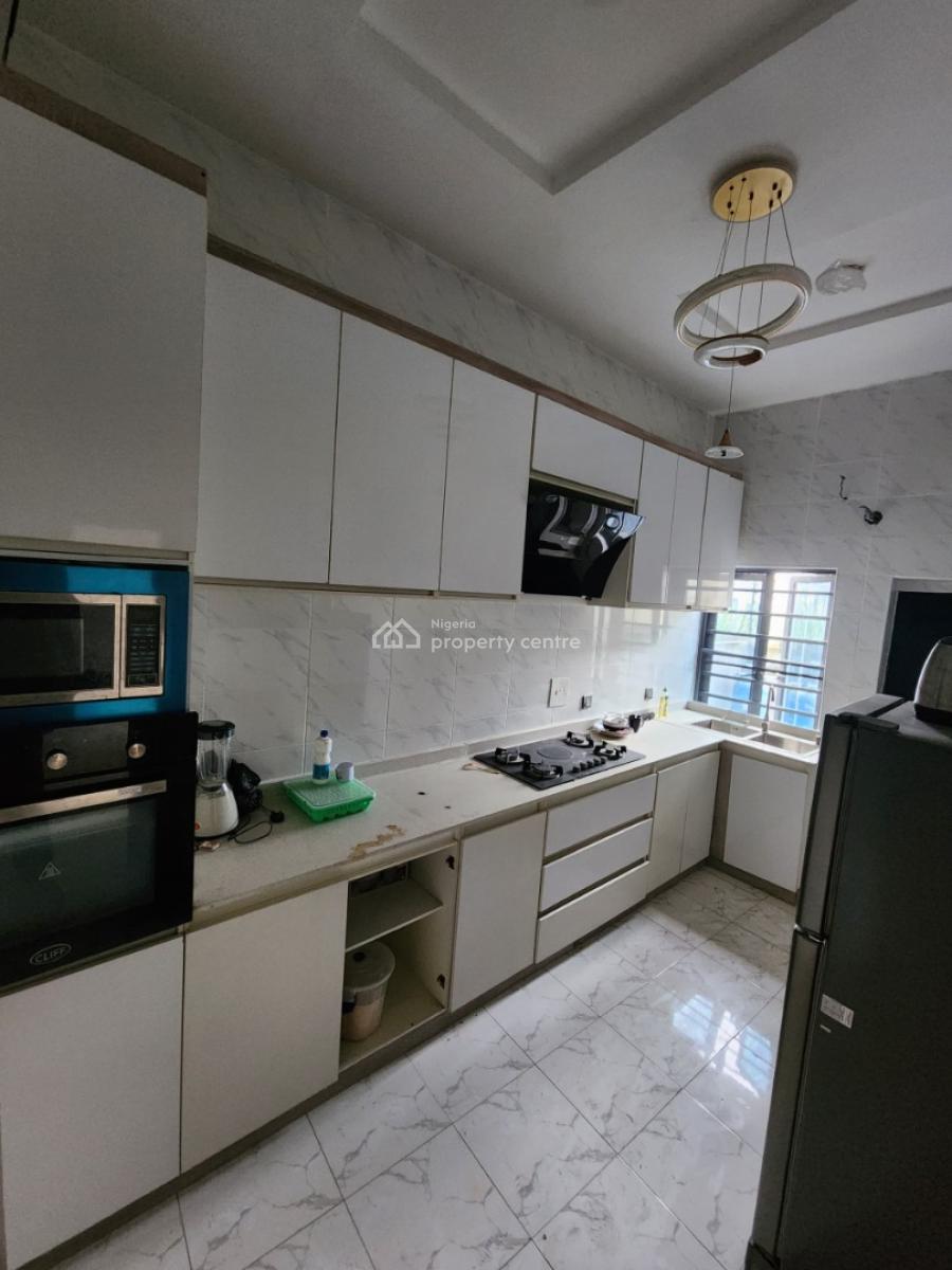 Spacious Master Bedroom Upstairs Shared Apartment, Gra, Ikota, Lekki, Lagos, Flat / Apartment for Rent