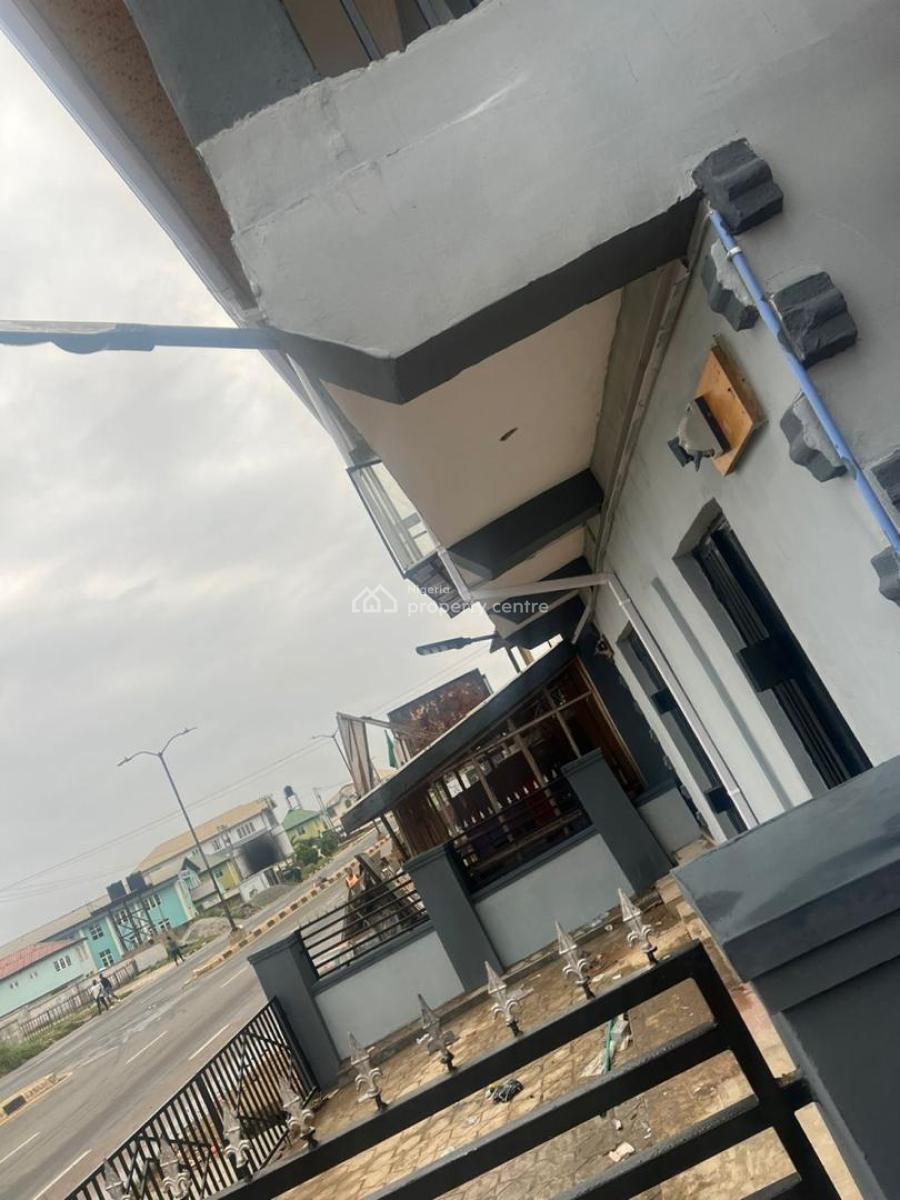 a Shopping Complex at  Aadeoje Junction Off Akala, Ibadan South-west, Oyo, Plaza / Complex / Mall for Sale