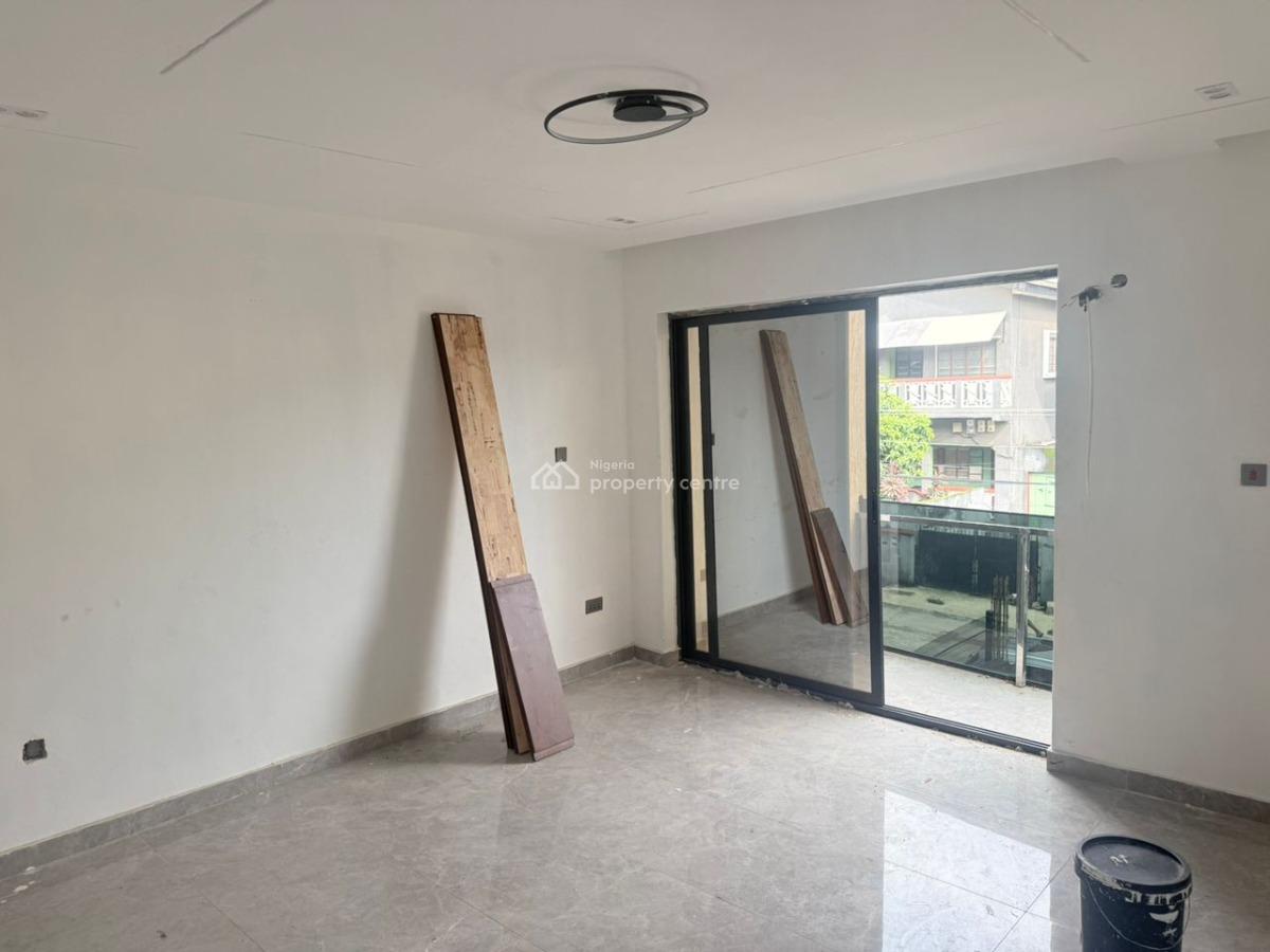 a Modern & Spacious 4bedroom Duplex with Bq, Onike Yaba, Yaba, Lagos, Detached Duplex for Sale
