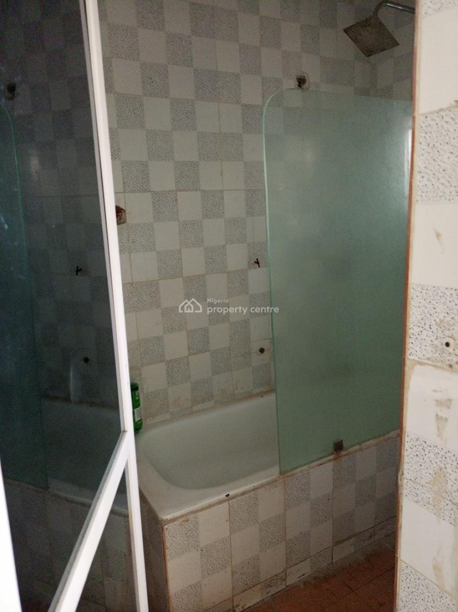 Spacious 3bedroom First Floor Residential Or Office Use, Lekki Phase 1, Lekki, Lagos, Flat / Apartment for Rent
