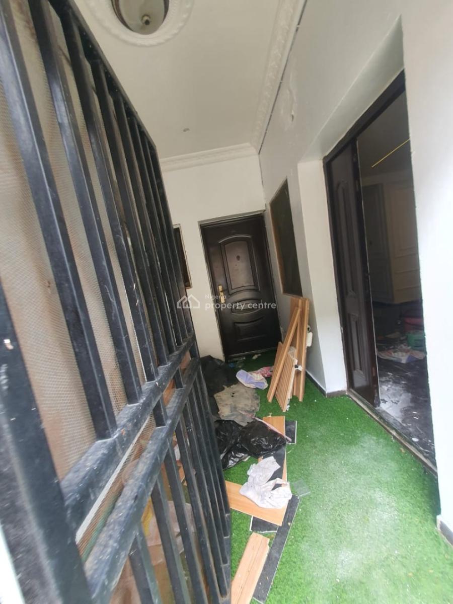 Massive Mini-flat with 2 Toilets, Self-serviced, in an Estate  New Road, Lekki, Lagos, Mini Flat (room and Parlour) for Rent