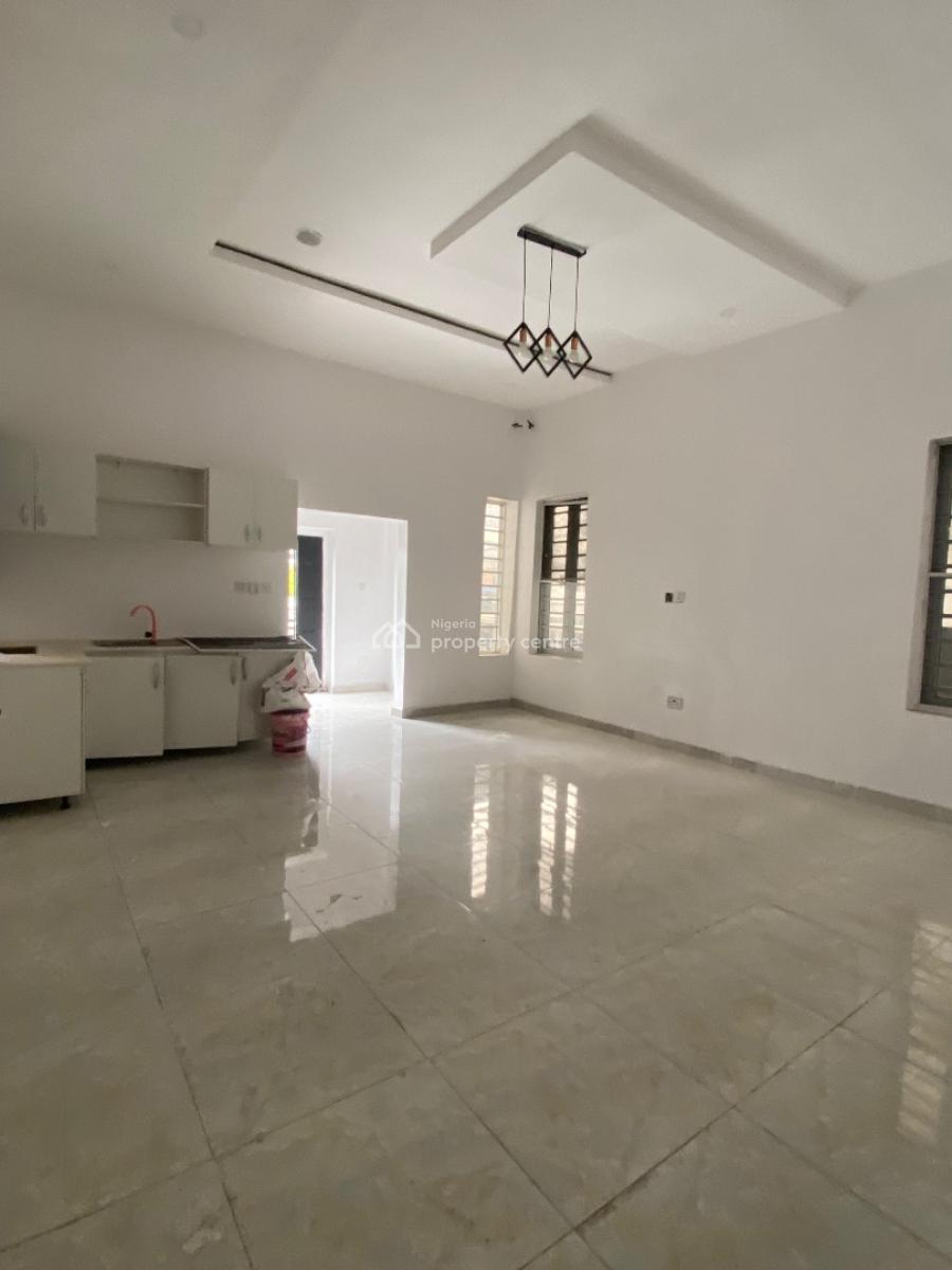 Luxury Spacious  Parlour Studio Space with Kitchen, Chevron , in a Beautiful Estate, Lekki, Lagos, Self Contain (single Rooms) for Rent