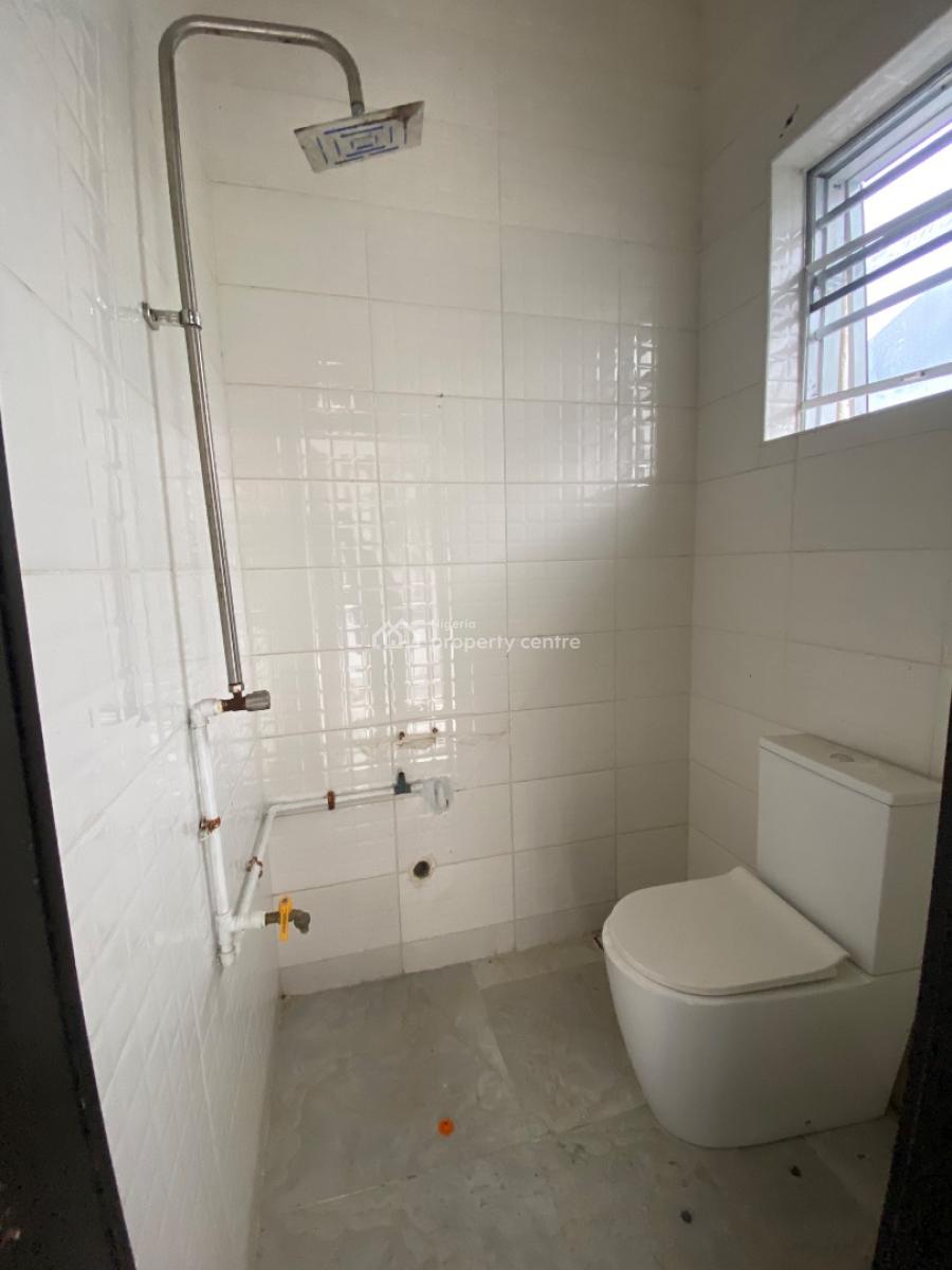 Luxury Spacious  Parlour Studio Space with Kitchen, Chevron , in a Beautiful Estate, Lekki, Lagos, Self Contain (single Rooms) for Rent