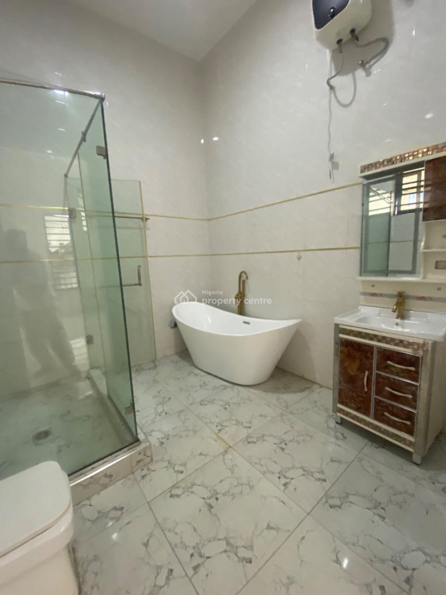 Luxury Standard 5 Bedroom Fully Detached with Bq , Commercial Allowed, Chevron , Good for Commercial Purposes, Lekki, Lagos, Detached Duplex for Rent