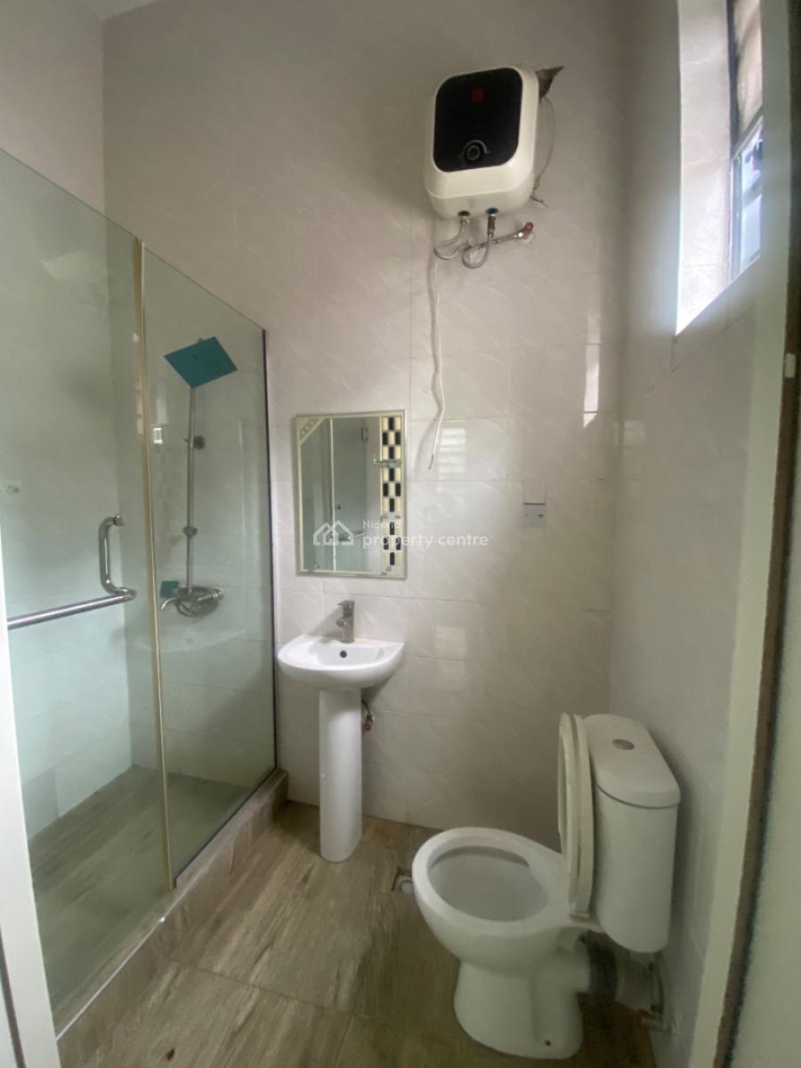 Luxury Standard 5 Bedroom Fully Detached with Bq , Commercial Allowed, Chevron , Good for Commercial Purposes, Lekki, Lagos, Detached Duplex for Rent