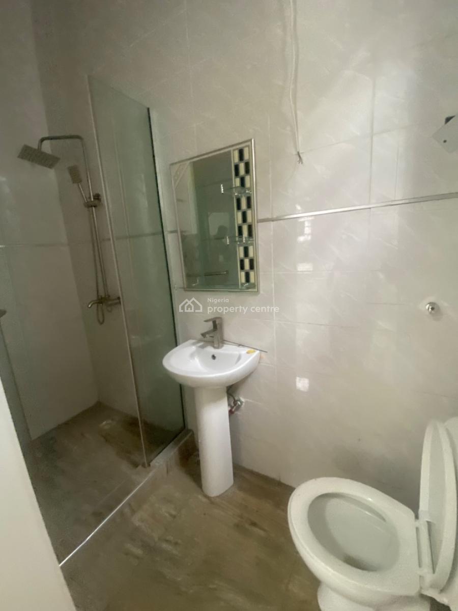 Luxury Standard 5 Bedroom Fully Detached with Bq , Commercial Allowed, Chevron , Good for Commercial Purposes, Lekki, Lagos, Detached Duplex for Rent