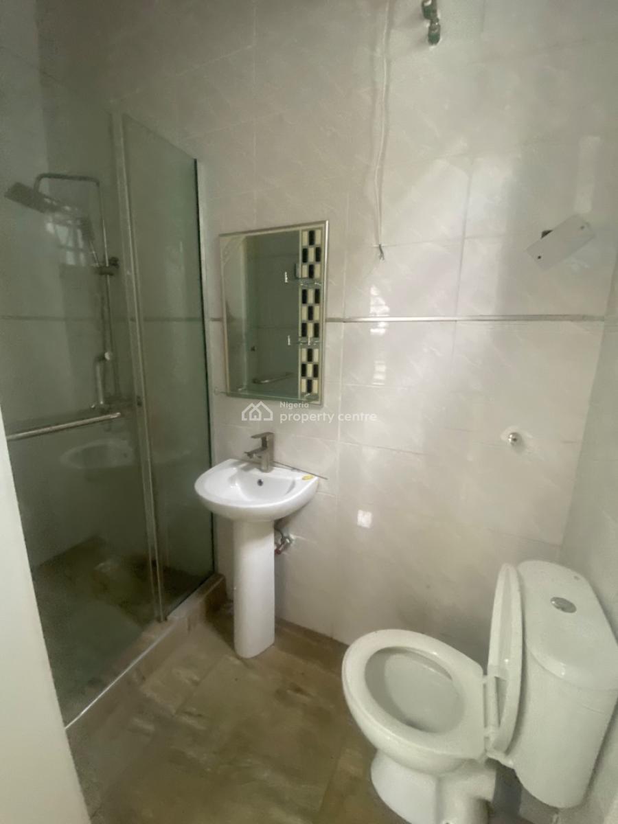Luxury Standard 5 Bedroom Fully Detached with Bq , Commercial Allowed, Chevron , Good for Commercial Purposes, Lekki, Lagos, Detached Duplex for Rent