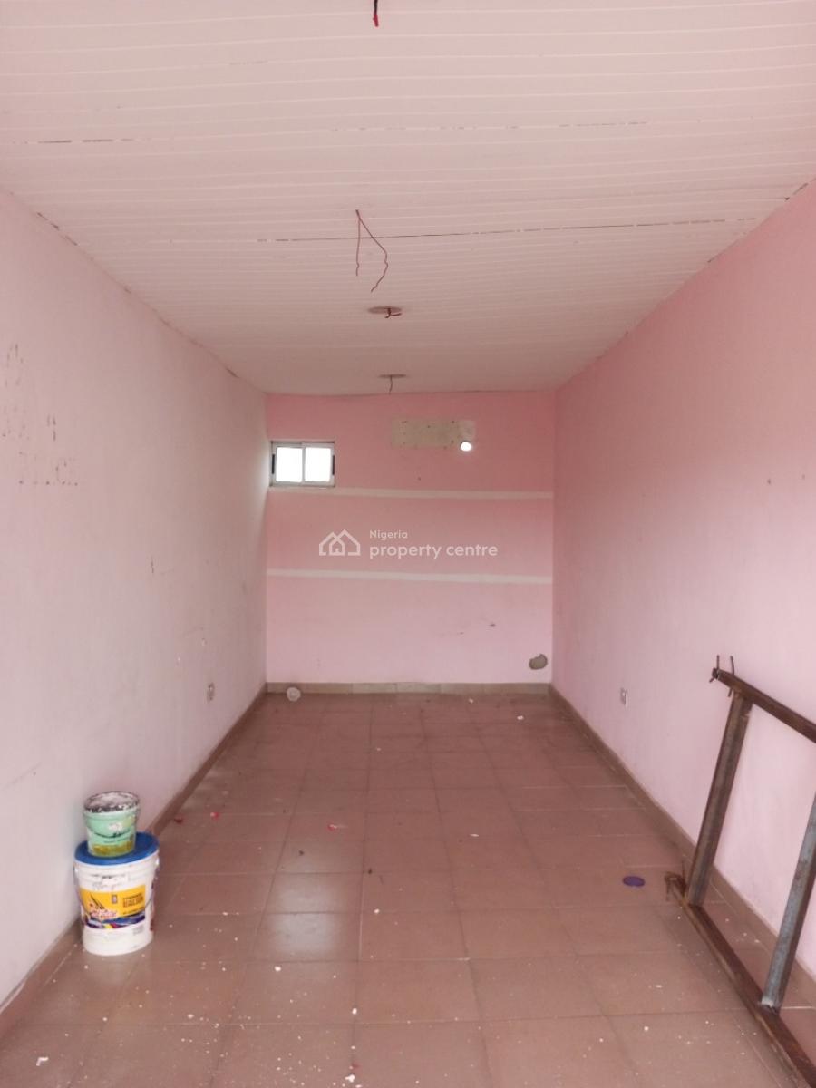 Big Shop Upstairs in a Complex Directly Facing The Road, Ado, Ajah, Lagos, Shop for Rent