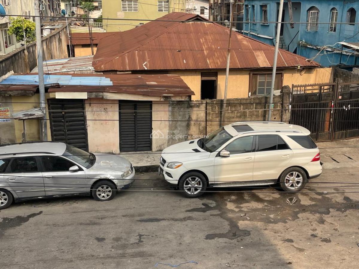 Plot of Land with Demolishable Bungalow Directly on Seriki Aro Str, Seriki Aro Ikeja, Ikeja, Lagos, Detached Bungalow for Sale