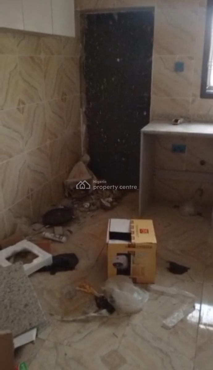 2 Bedroom Flat, Von Axis, Lugbe District, Abuja, Flat / Apartment for Rent
