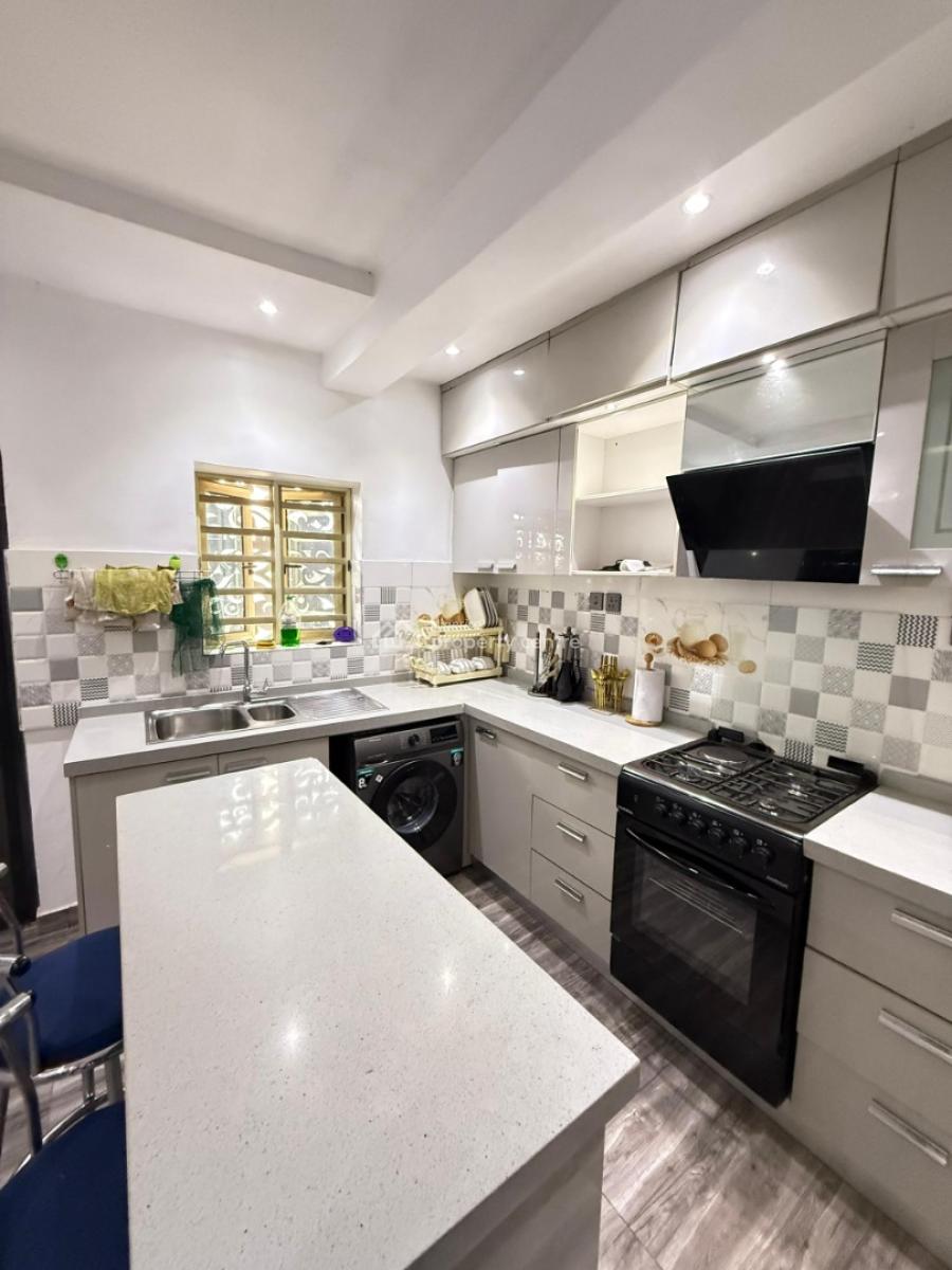 Cozy 2 Bedroom Apartment, Lekki Phase 1, Lekki, Lagos, Flat / Apartment Short Let