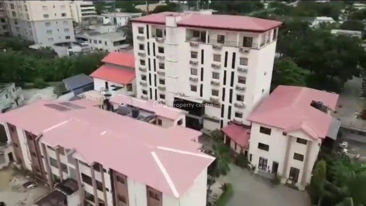 70 Rooms and Suites - Swimming Pool - Indoor and Outdoor Bars - Roofto, Victoria Island (vi), Lagos, Hotel / Guest House for Sale