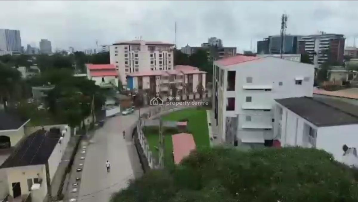 70 Rooms and Suites - Swimming Pool - Indoor and Outdoor Bars - Roofto, Victoria Island (vi), Lagos, Hotel / Guest House for Sale