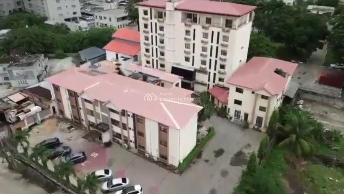 70 Rooms and Suites - Swimming Pool - Indoor and Outdoor Bars - Roofto, Victoria Island (vi), Lagos, Hotel / Guest House for Sale