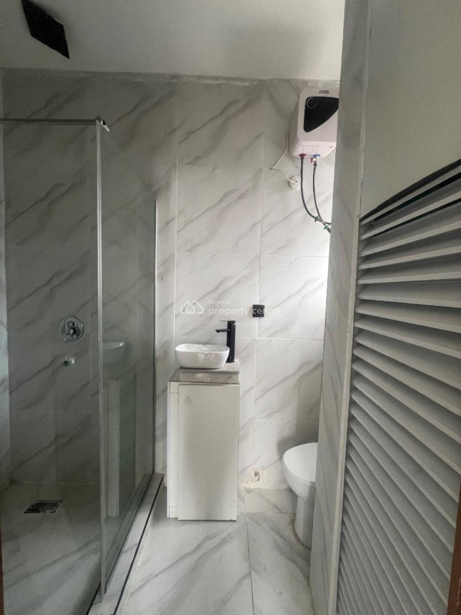 2bedroom Apartment, Ologolo, Lekki, Lagos, Flat / Apartment for Rent