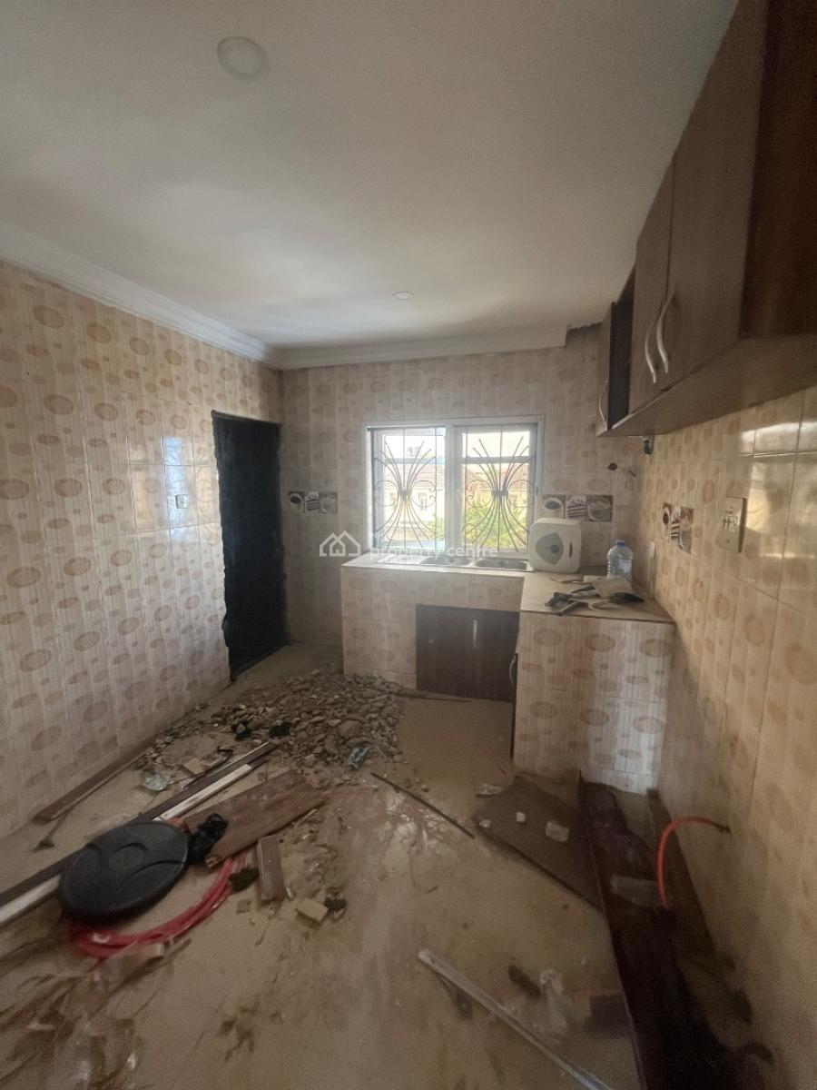 Magnificent Lovely 3 Bedroom Flat Upstairs Very Close to D Road, Mobil Road Ilaje, Ajah, Lagos, House for Rent