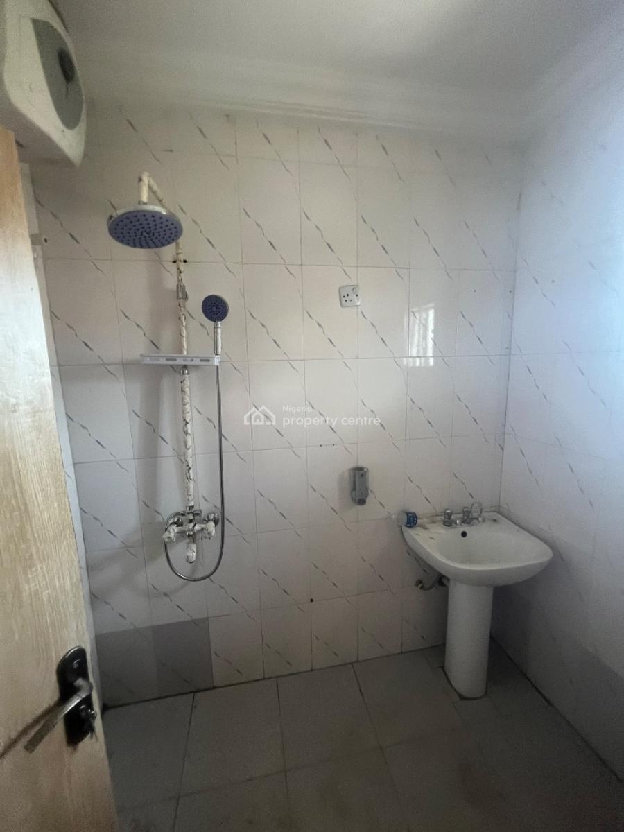 Magnificent Lovely 3 Bedroom Flat Upstairs Very Close to D Road, Mobil Road Ilaje, Ajah, Lagos, House for Rent