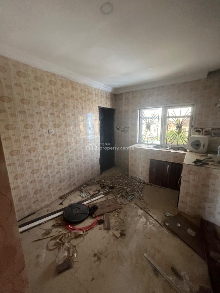 Magnificent Lovely 3 Bedroom Flat Upstairs Very Close to D Road, Mobil Road Ilaje, Ajah, Lagos, House for Rent