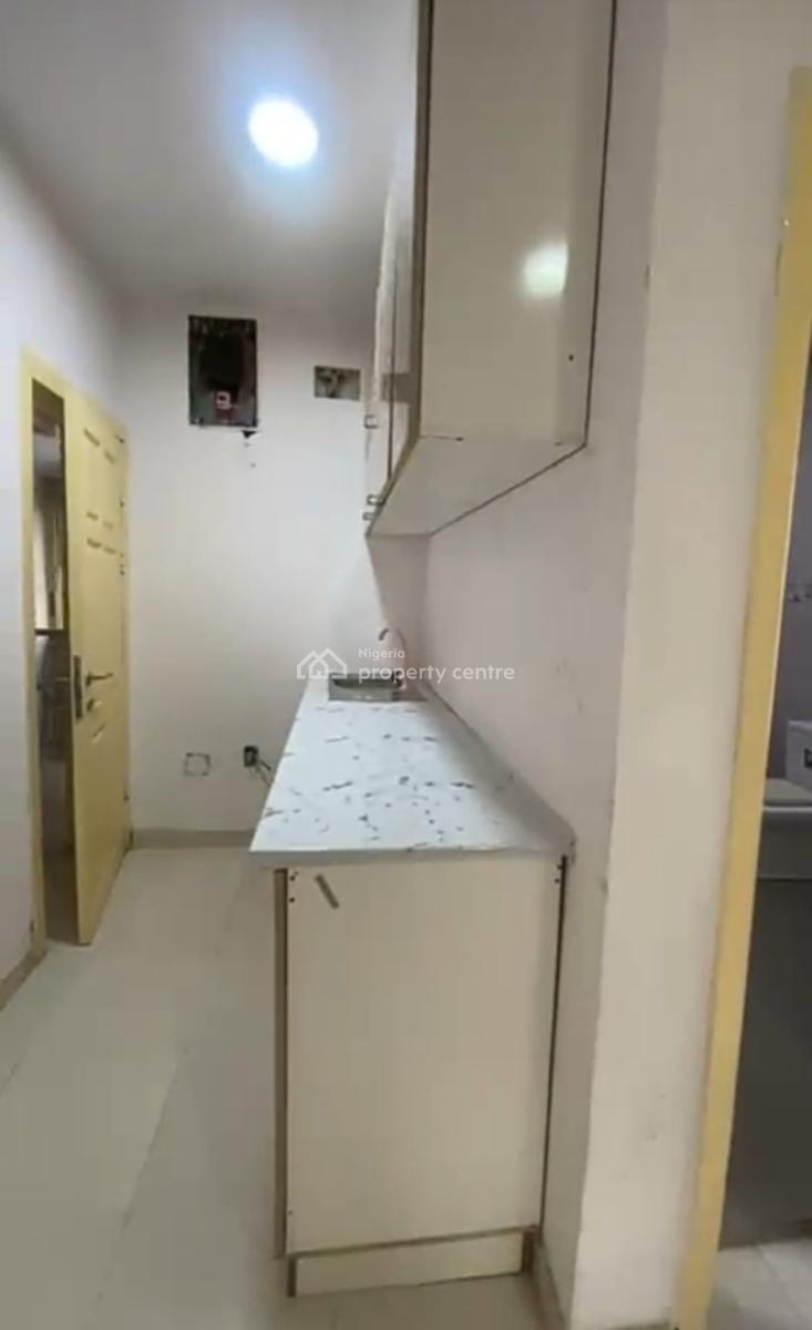 Upstairs Studio Apartment at Bera Estate Chevron { Video}, Bera Estate Chevron, Lekki, Lagos, Self Contain (single Rooms) for Rent