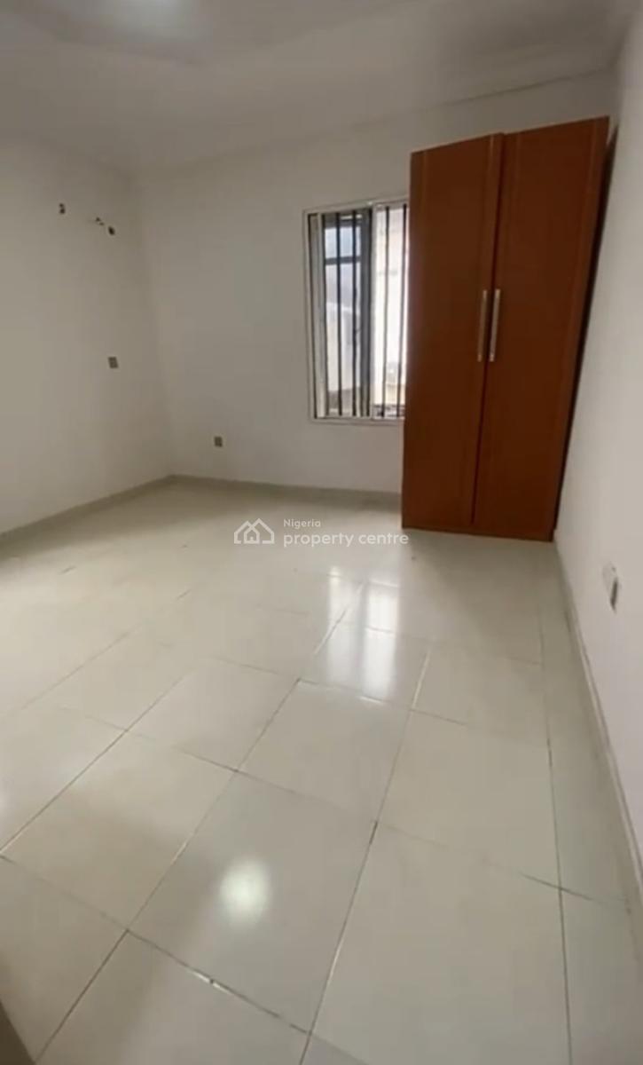Upstairs Studio Apartment at Bera Estate Chevron { Video}, Bera Estate Chevron, Lekki, Lagos, Self Contain (single Rooms) for Rent