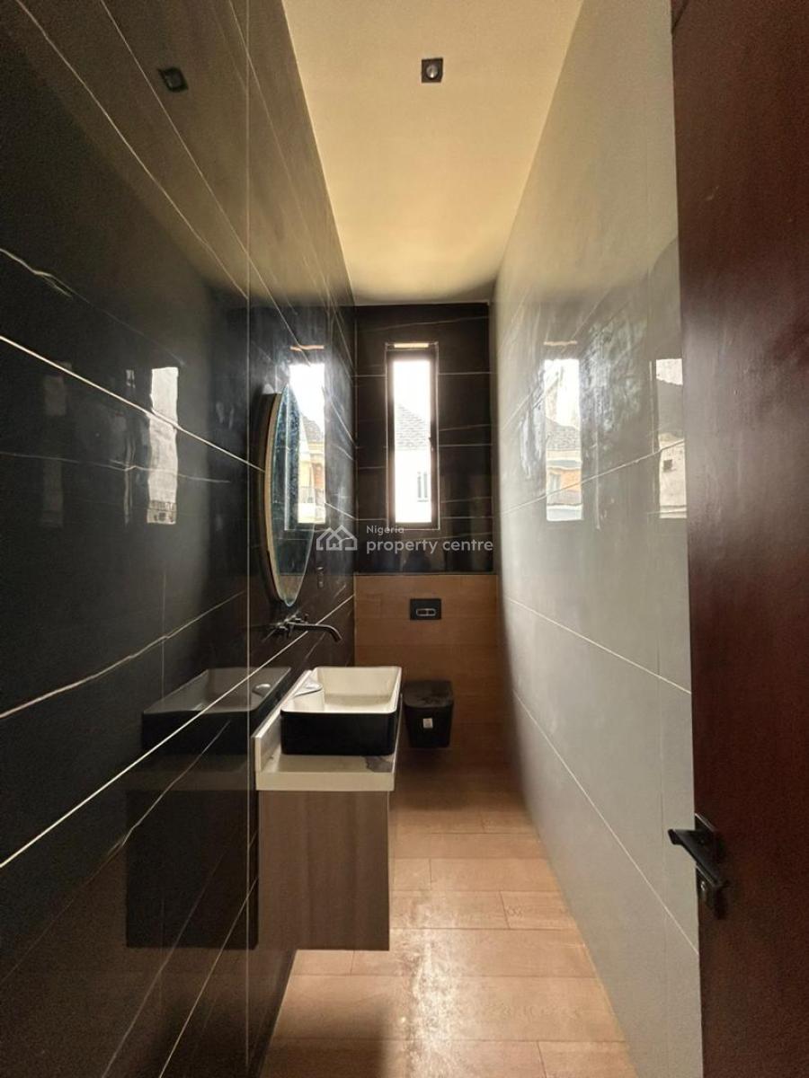 5 Bedroom Detached House with Bq, Lekki, Lagos, Detached Duplex for Sale