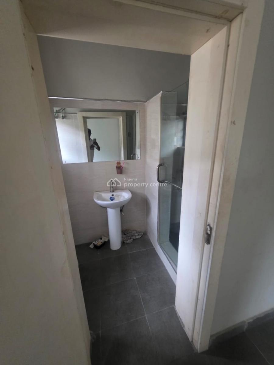 Executive Luxury 3 Bedroom Flat Upstairs, Lekki County Homes Phase 2, Ikota, Ikota, Lekki, Lagos, Flat / Apartment for Sale