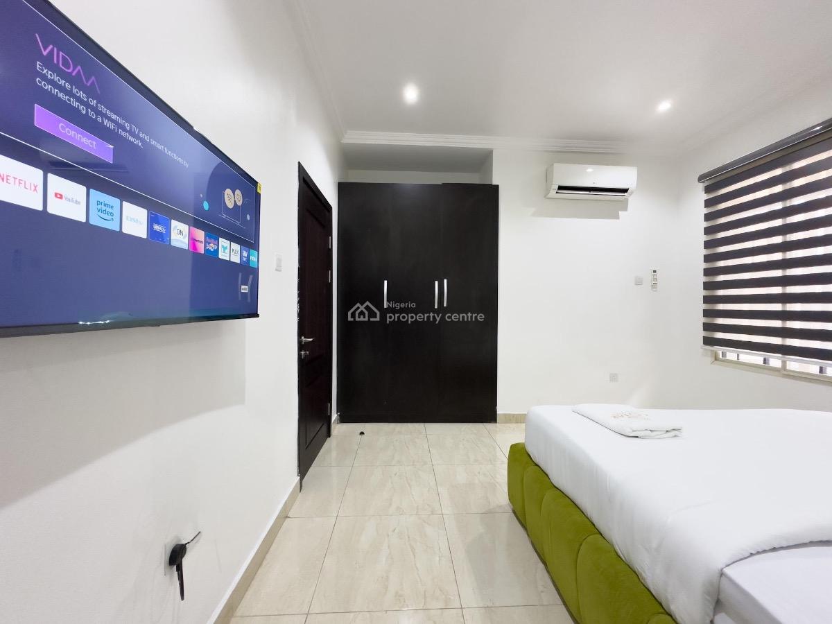Tastefully Furnished 3-bedroom Apartment, Kayode Jacob Crescent, Lekki Phase 1, Lekki, Lagos, Flat / Apartment Short Let