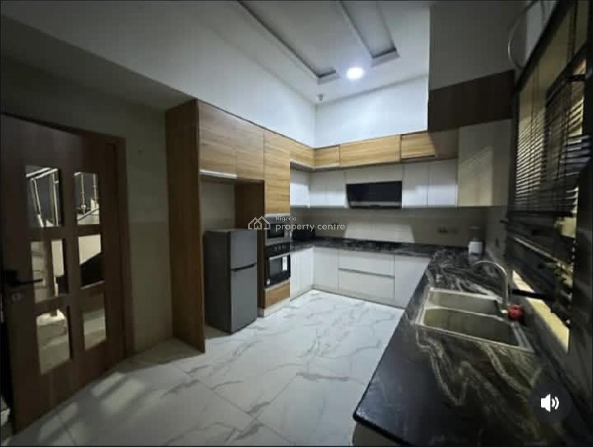 Spacious  3 Bedroom  Maisonette with Bq, Ikate, Lekki, Lagos, Terraced Duplex for Rent