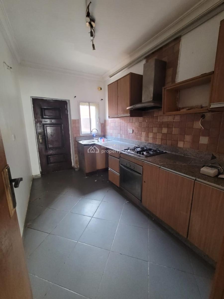 Lovely Miniflat on 1st Floor., Lekki Phase 1, Lekki, Lagos, Mini Flat (room and Parlour) for Rent