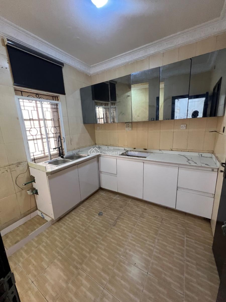 3-bedroom Apartment Located at a Quiet and Peaceful Area, Africa Lane, Lekki Phase 1, Lekki, Lagos, Flat / Apartment for Rent
