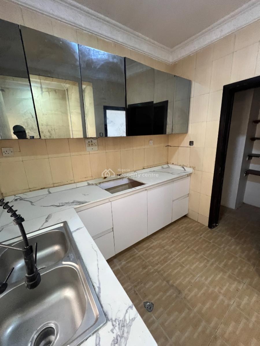 3-bedroom Apartment Located at a Quiet and Peaceful Area, Africa Lane, Lekki Phase 1, Lekki, Lagos, Flat / Apartment for Rent