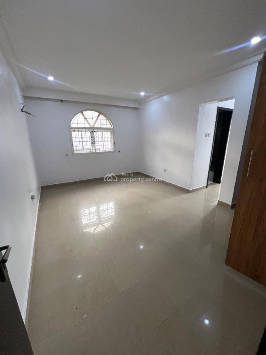 3-bedroom Apartment Located at a Quiet and Peaceful Area, Africa Lane, Lekki Phase 1, Lekki, Lagos, Flat / Apartment for Rent