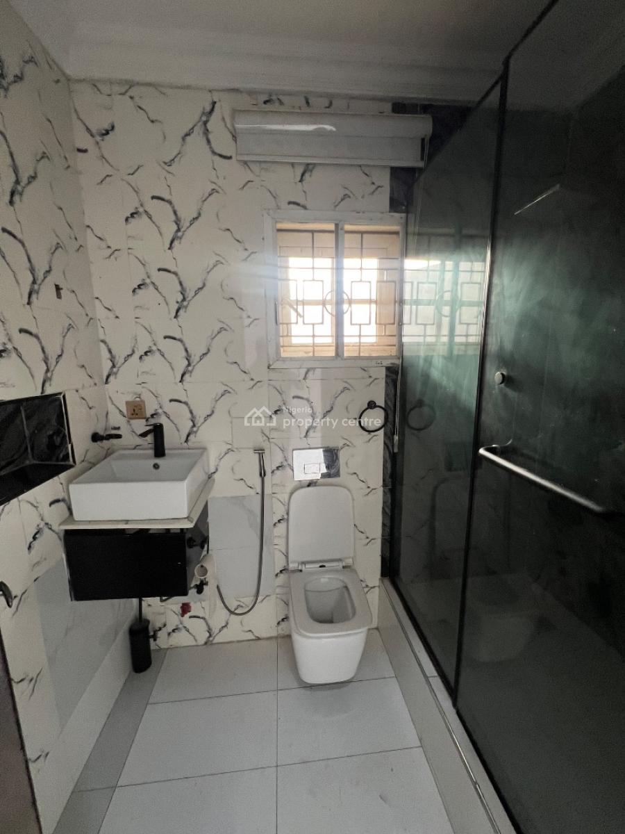 3-bedroom Apartment Located at a Quiet and Peaceful Area, Africa Lane, Lekki Phase 1, Lekki, Lagos, Flat / Apartment for Rent