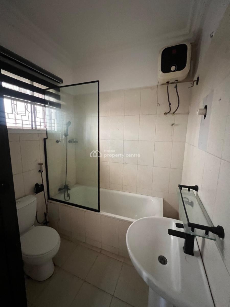 3-bedroom Apartment Located at a Quiet and Peaceful Area, Africa Lane, Lekki Phase 1, Lekki, Lagos, Flat / Apartment for Rent