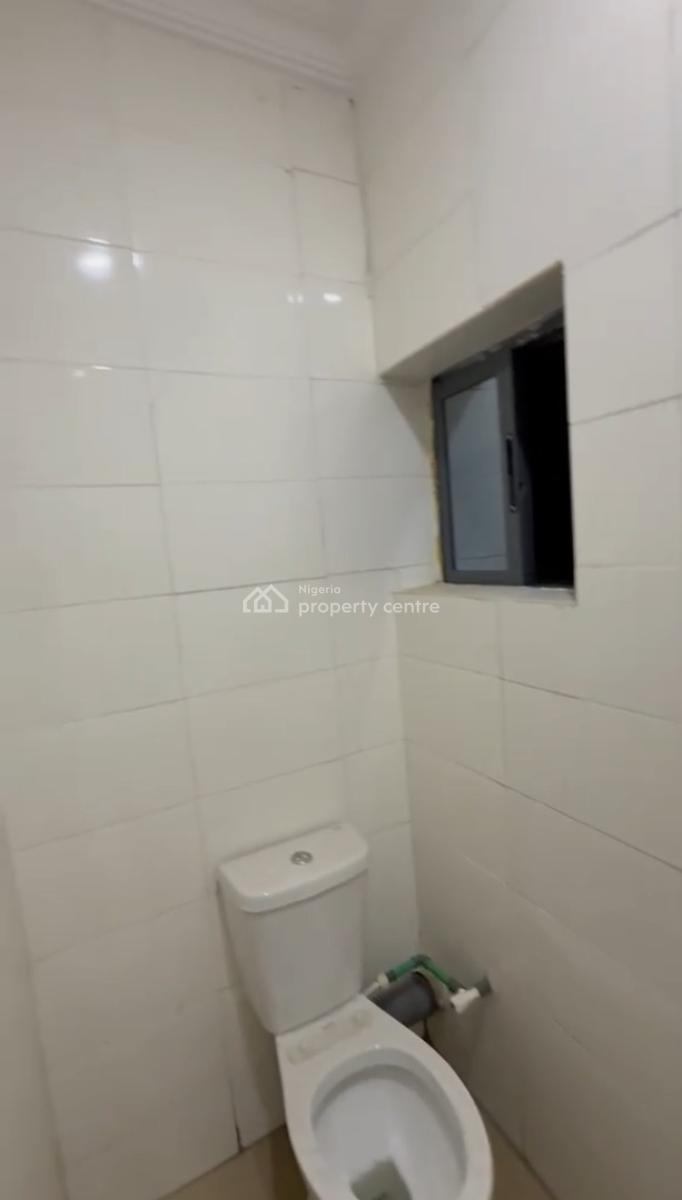 a Fairly Used and Standard Mini Flat Available, Off Shipeolu Street, Shomolu, Lagos, Shomolu, Lagos, Mini Flat (room and Parlour) for Rent