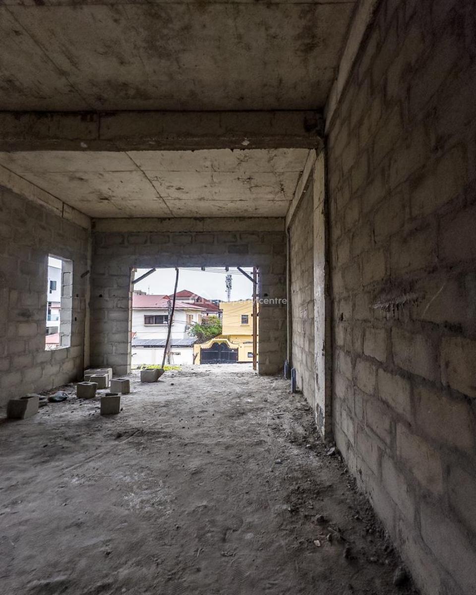 The Most Spacious 3bedroom Apartment with Elevator and a Bq, The Most Spacious 3bedroom Apartment with Elevator and a Bq, Lekki Phase 1, Lekki, Lagos, Flat / Apartment for Sale