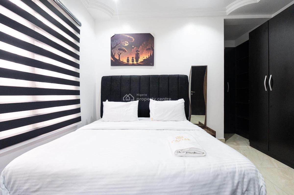 Spacious 3-bedroom Penthouse Apartment in Lekki Phase 1, Jacob Kayode Crescent Off Freedom Way, Lekki Phase 1, Lekki Phase 1, Lekki, Lagos, Flat / Apartment Short Let