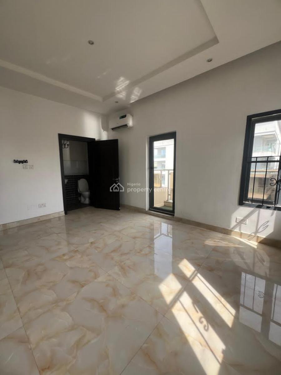 Well Maintained 3 Bedroom Apartment with Bq Comes with Acs, Oniru, Victoria Island (vi), Lagos, Flat / Apartment for Sale