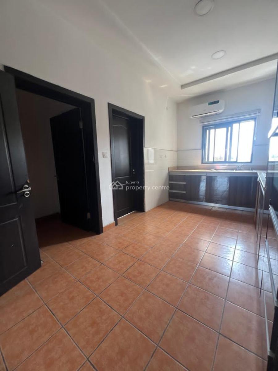 Well Maintained 3 Bedroom Apartment with Bq Comes with Acs, Oniru, Victoria Island (vi), Lagos, Flat / Apartment for Sale