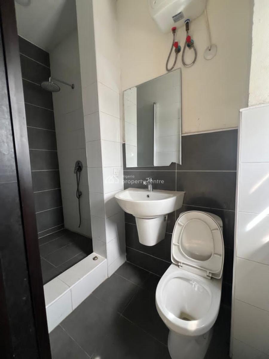 Well Maintained 3 Bedroom Apartment with Bq Comes with Acs, Oniru, Victoria Island (vi), Lagos, Flat / Apartment for Sale