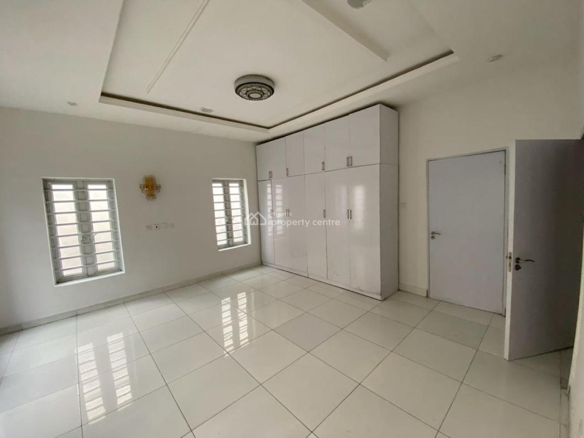 Well Maintained 4 Bedrooms Terrace House, Ikota, Lekki, Lagos, Terraced Duplex for Sale