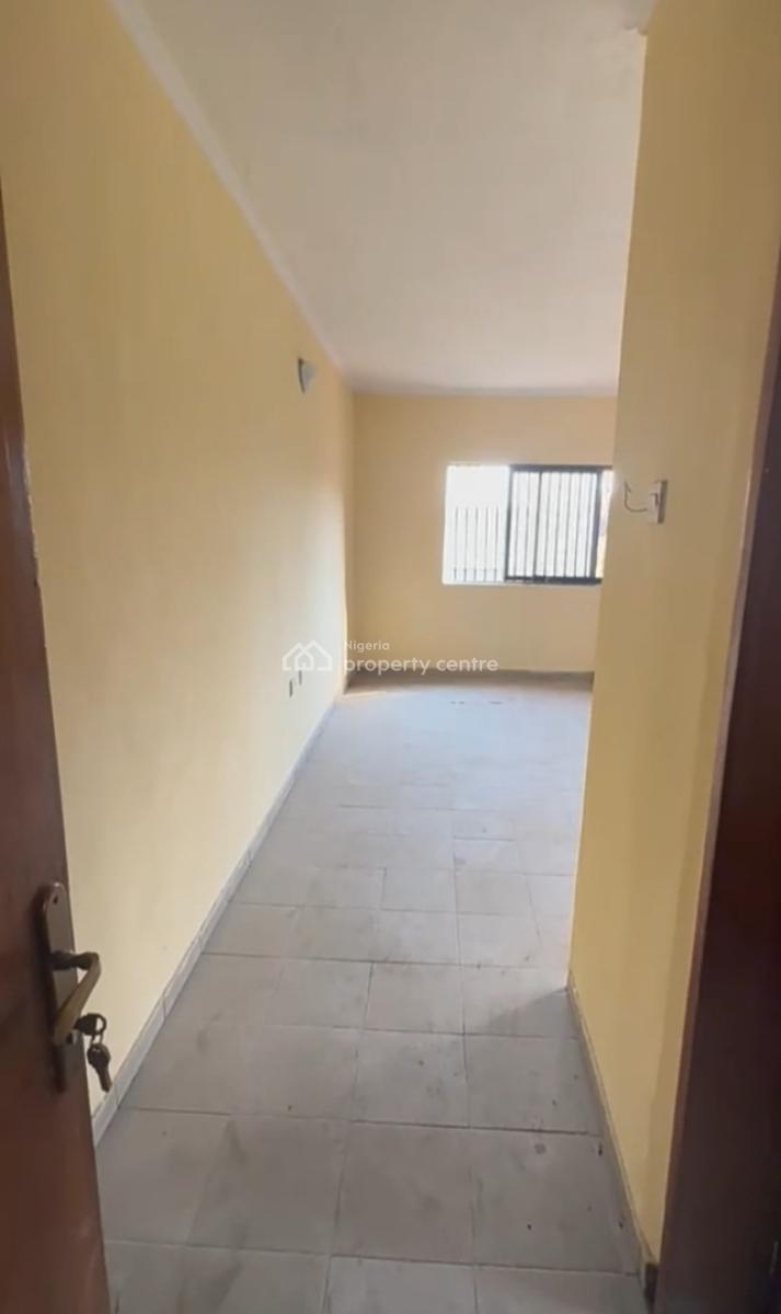 Spacious Bedroom with Wardrobe Inside a Shared Apartment { Video}, Asajon Royal Estate, Sangotedo, Ajah, Lagos, Self Contain (single Rooms) for Rent