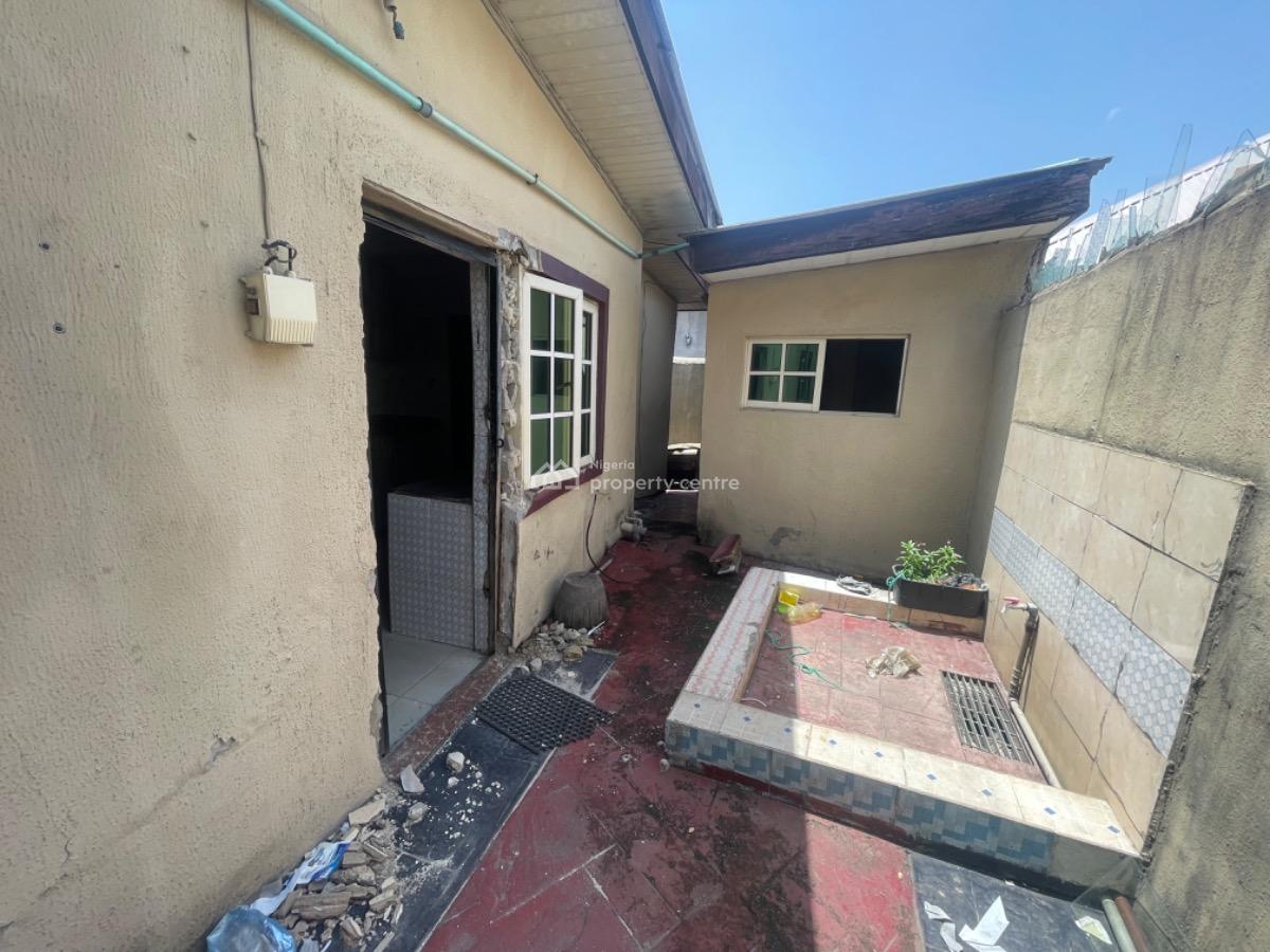 Stand Alone 3bedroom Bungalow with Bq, Off Adeniran Ogunsanya, Surulere, Lagos, Office Space for Rent