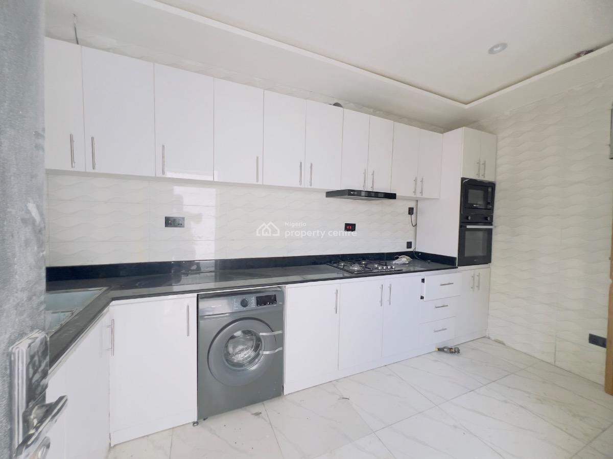 2bedroom Apartment, Lekki Phase 2, Lekki, Lagos, Flat / Apartment for Sale