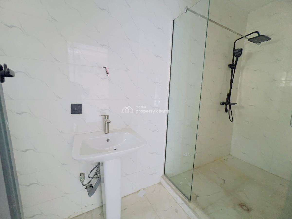 2bedroom Apartment, Lekki Phase 2, Lekki, Lagos, Flat / Apartment for Sale