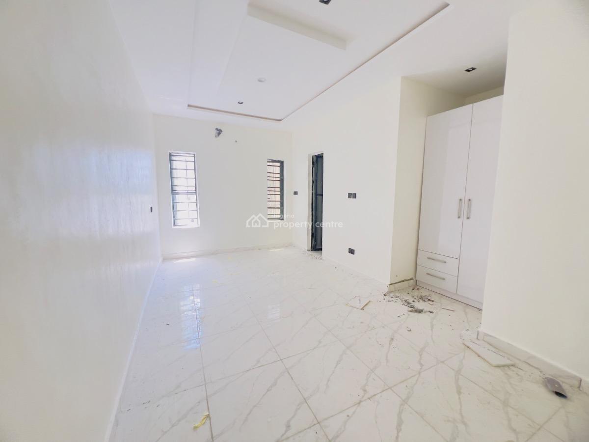2bedroom Apartment, Lekki Phase 2, Lekki, Lagos, Flat / Apartment for Sale