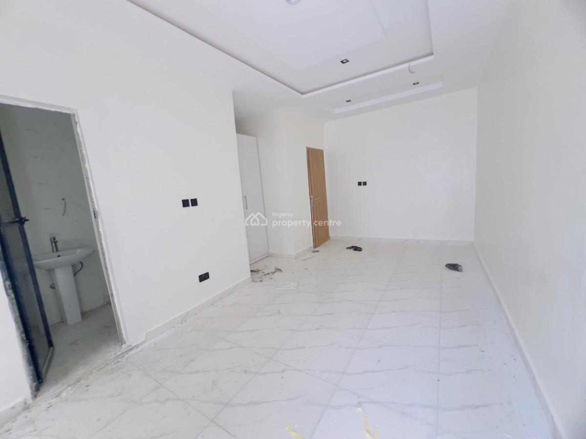 2bedroom Apartment, Lekki Phase 2, Lekki, Lagos, Flat / Apartment for Sale