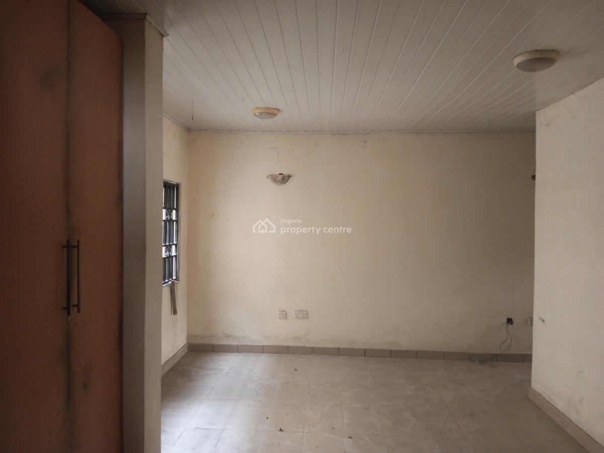 2 Bedroom Under Renovation, Badore, Ajah, Lagos, Flat / Apartment for Rent