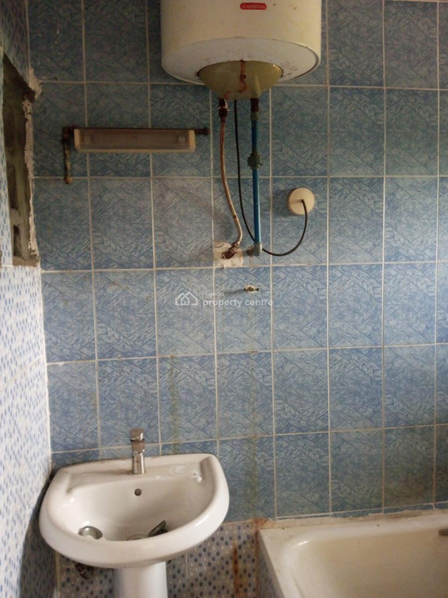 2 Bedroom Under Renovation, Badore, Ajah, Lagos, Flat / Apartment for Rent